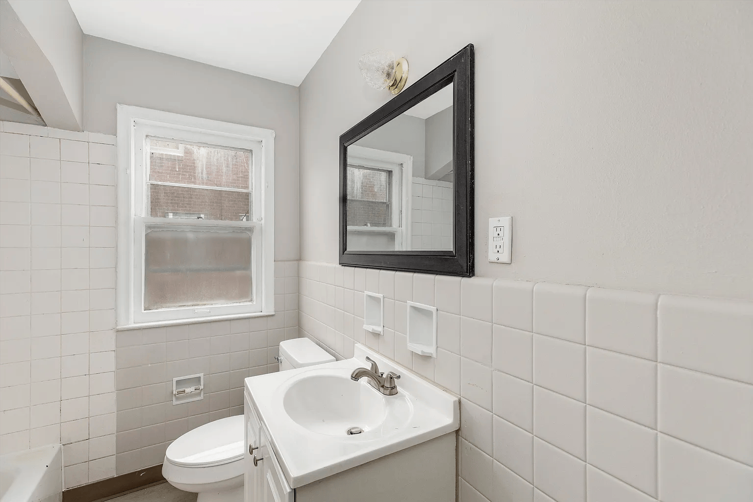 18900 Edgefield St - Photo 2